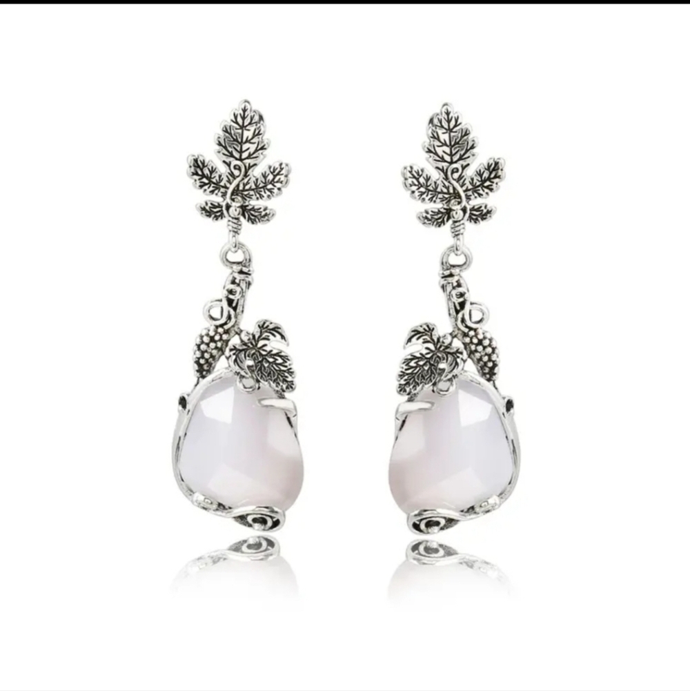 Vintage Water Droplets White Stone Earrings Silver Carved Maple leaf